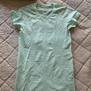 Lululemon swiftly tech short sleeve